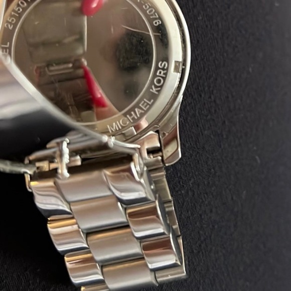 Michael Kors Watch - Picture 3 of 7